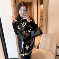 ミュウミュウ デニムワイドパンツ Dior ニットセットアップ シャネル ボアスリッパ 秋冬向け